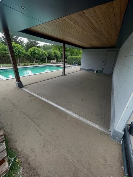 Ingevoegde gevel van een woning in Rumst, uitgevoerd door DeBa.B